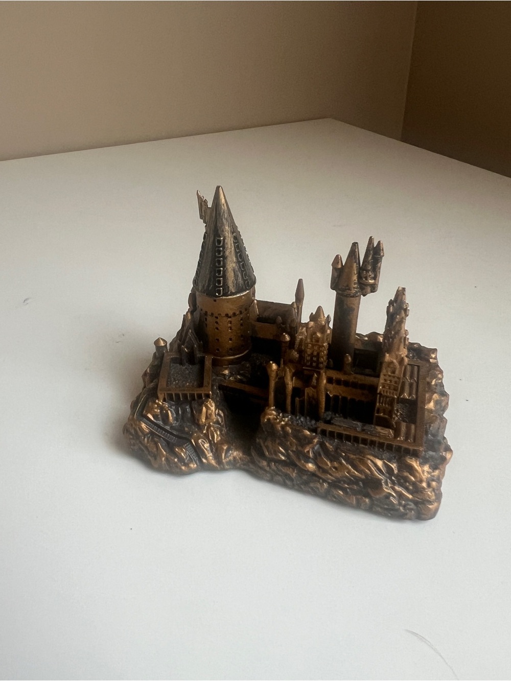 Hogwarts Castle Decorative Figurine - Lights up